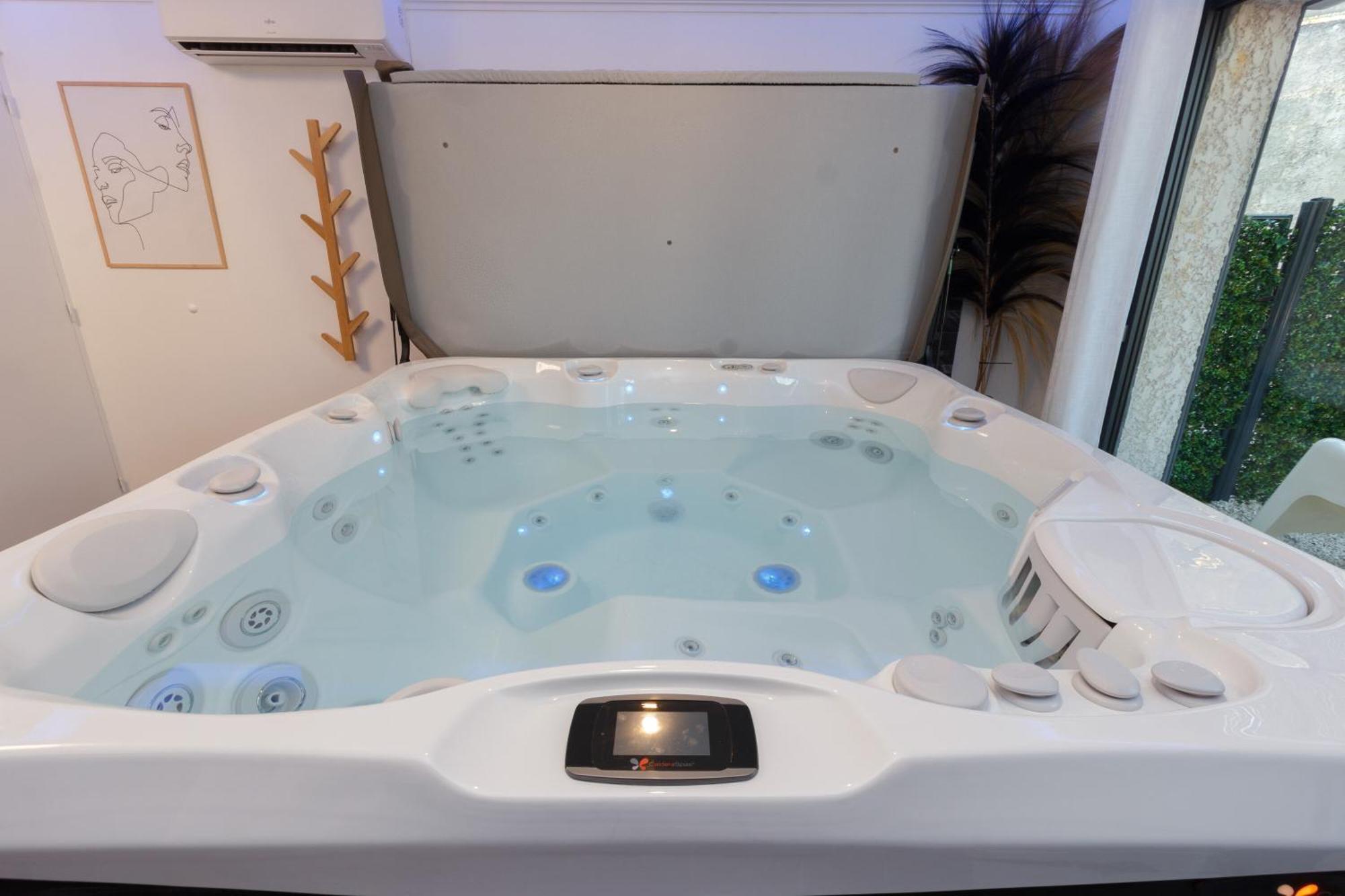 Casa Amor & Spa, Appartement Suite Jacuzzi & Piscine Chauffee Montfort-sur-Argens Exterior foto